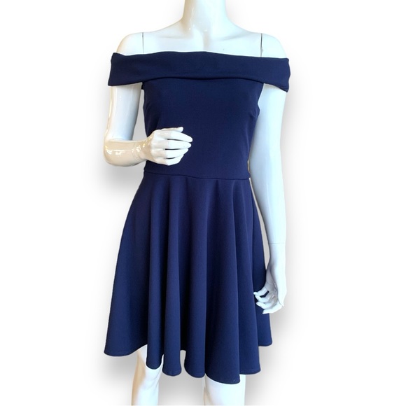 B DARLIN NAVY BLUE OFF SHOULDER FIT & FLARE PARTY DRESS. JUNIOR SIZE MEDIUM - Picture 2 of 7
